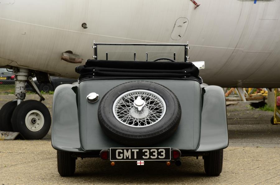  Aston Martin 15/98 2/4-Passenger 1937 года  (фото 5 из 27)
